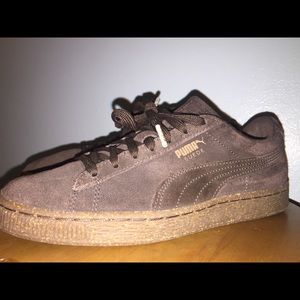 Suede Chocolate Pumas